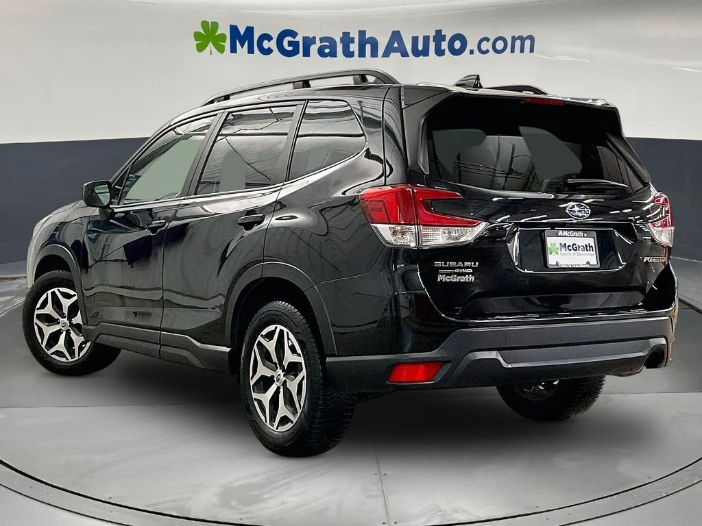 Used 2022 Black Subaru Premium image 3