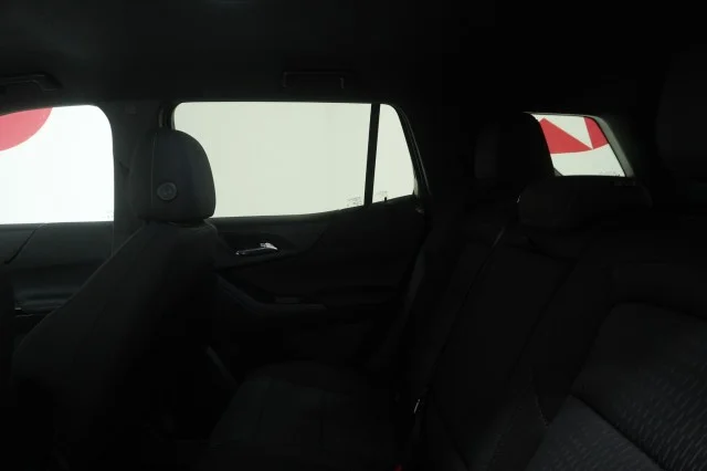 New 2027 Summit White Chevrolet LT image 18