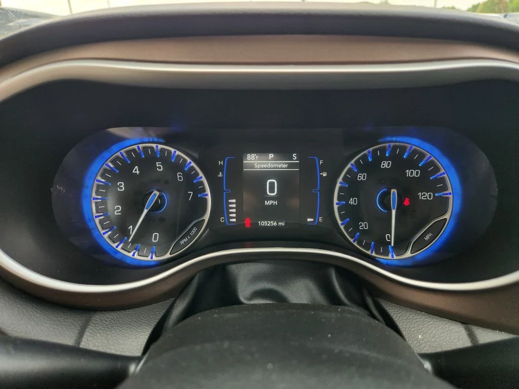 Used 2023 Bright White Clearcoat Chrysler LX image 17
