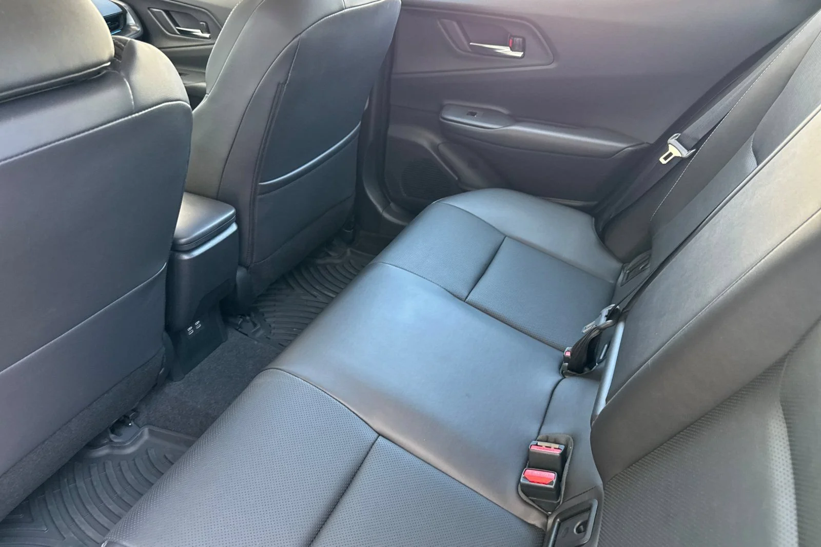 Used 2025 Off-white Toyota Nightshade image 12
