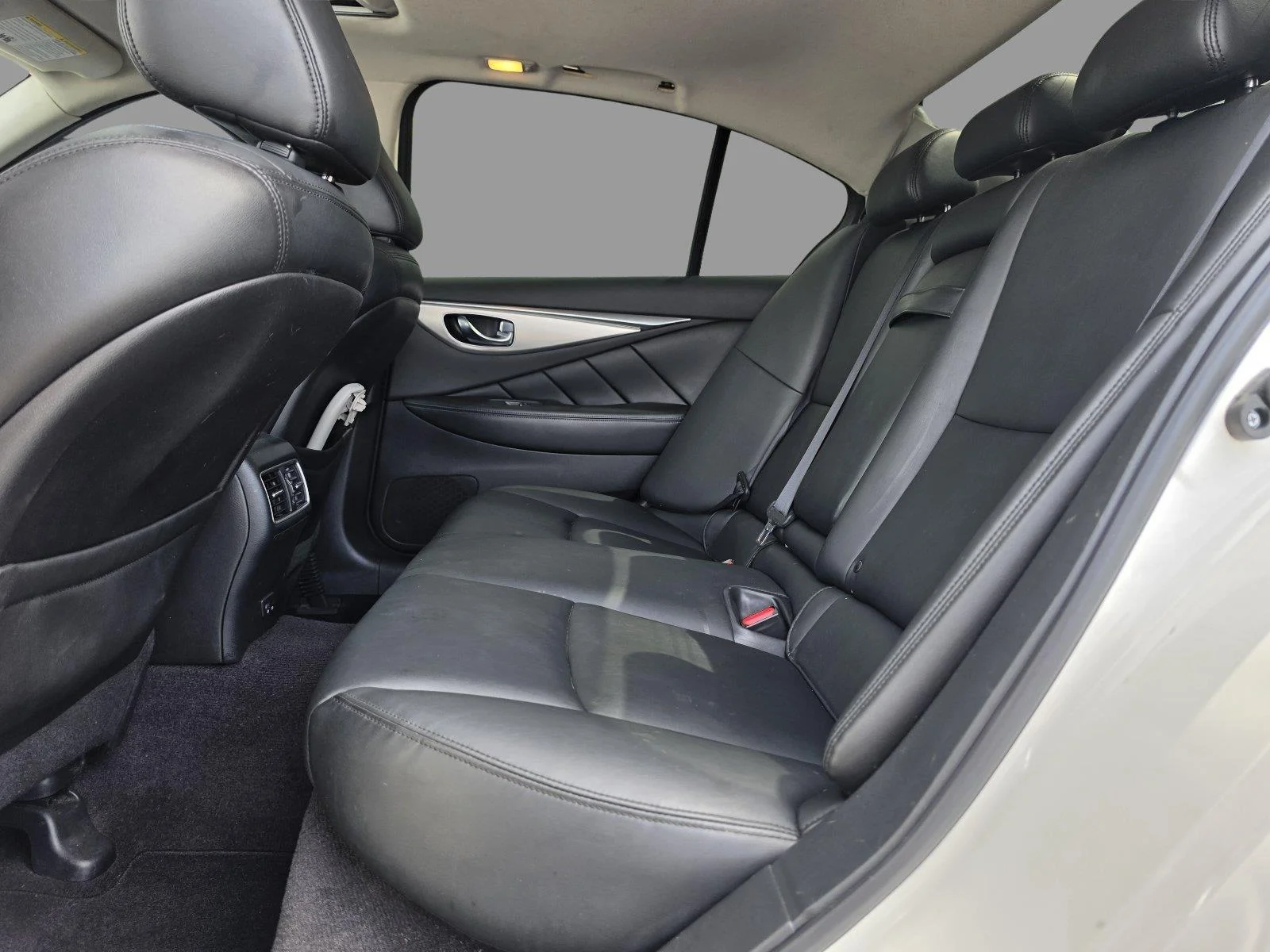 Used 2020 Pure White INFINITI 3.0t LUXE image 23