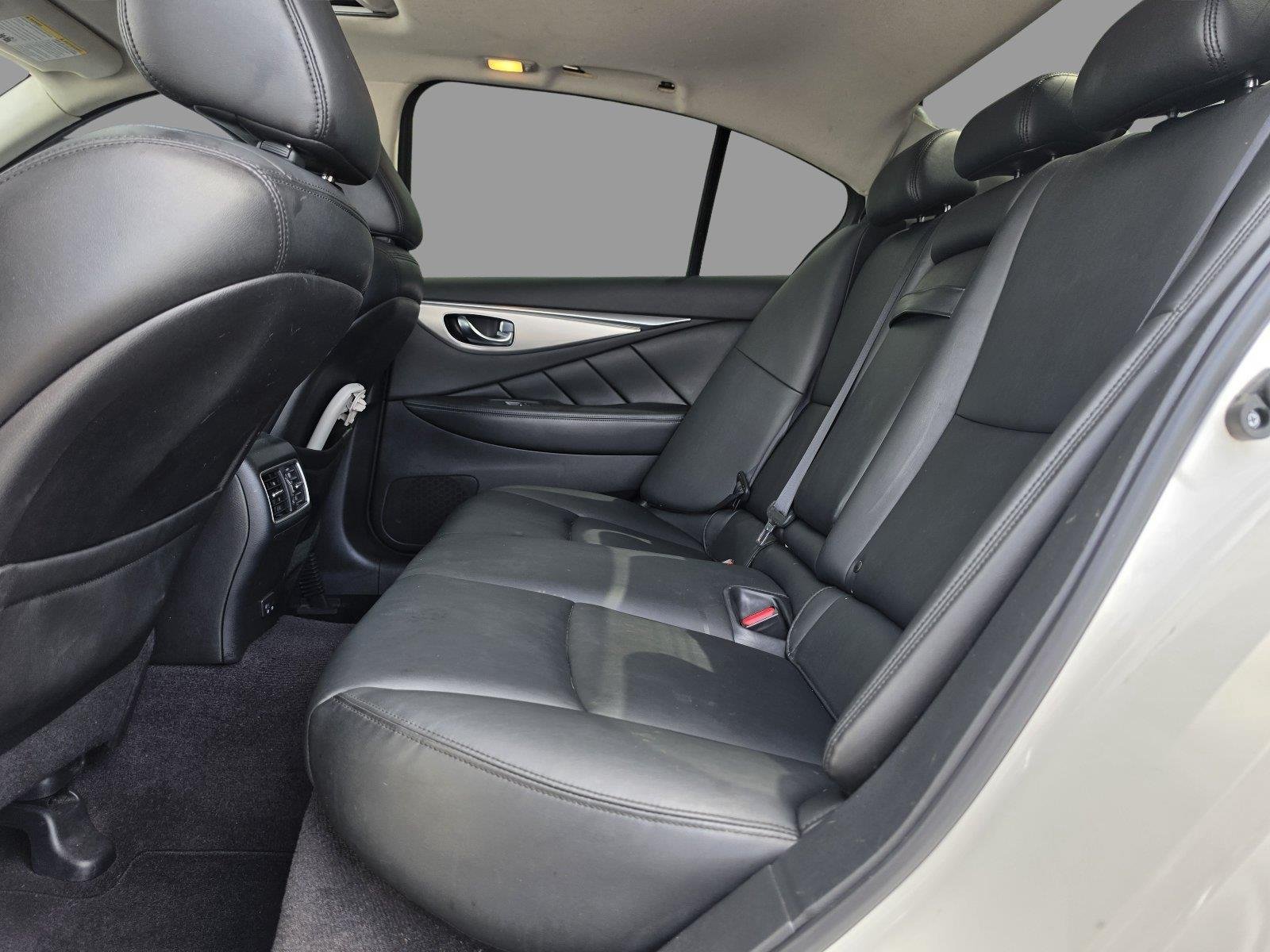 Used 2020 Pure White INFINITI 3.0t LUXE image 23