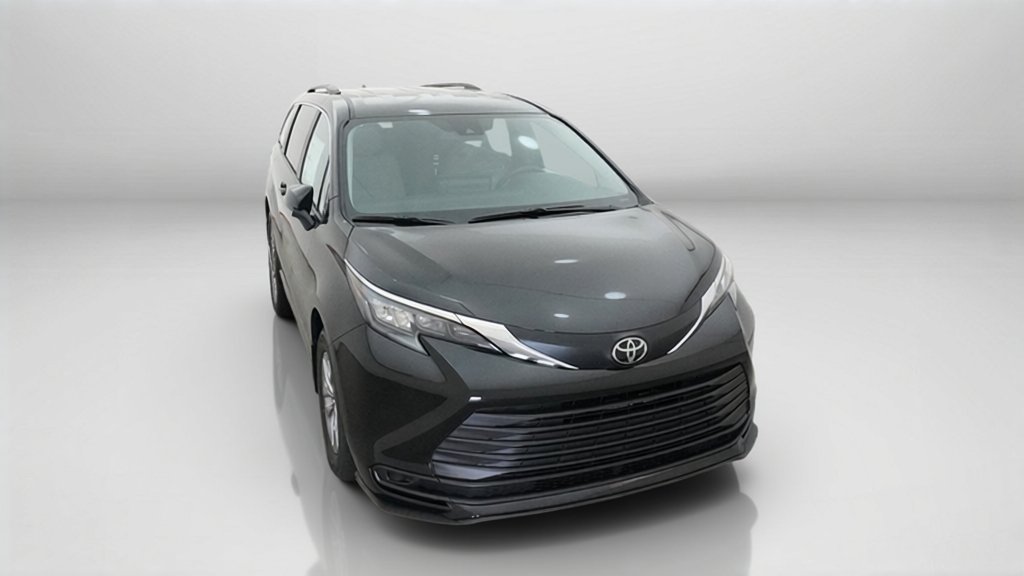 New 2026 Midnight Black Metallic Toyota LE image 34
