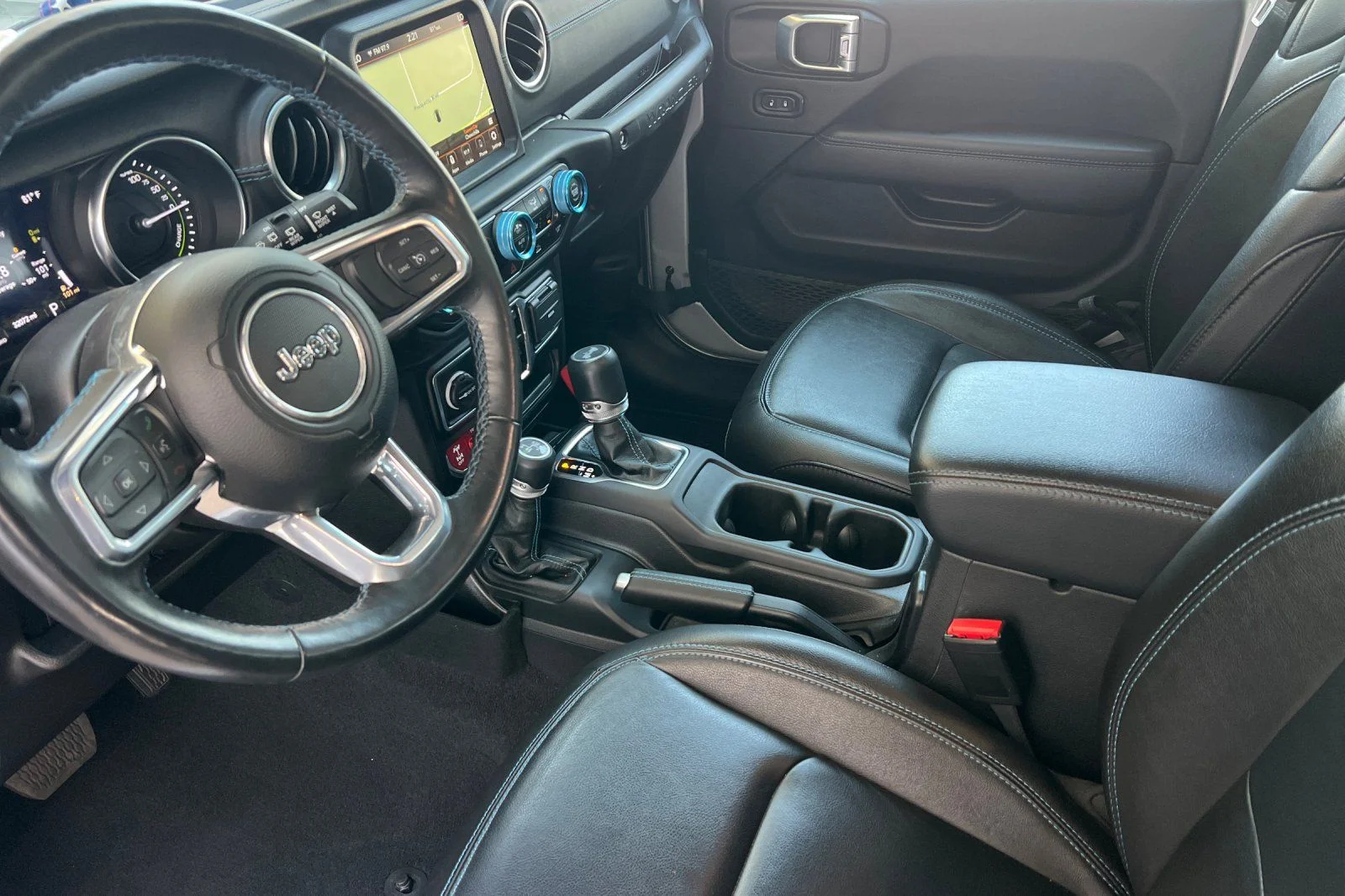 Used 2023 Silver Jeep Rubicon 4xe image 10