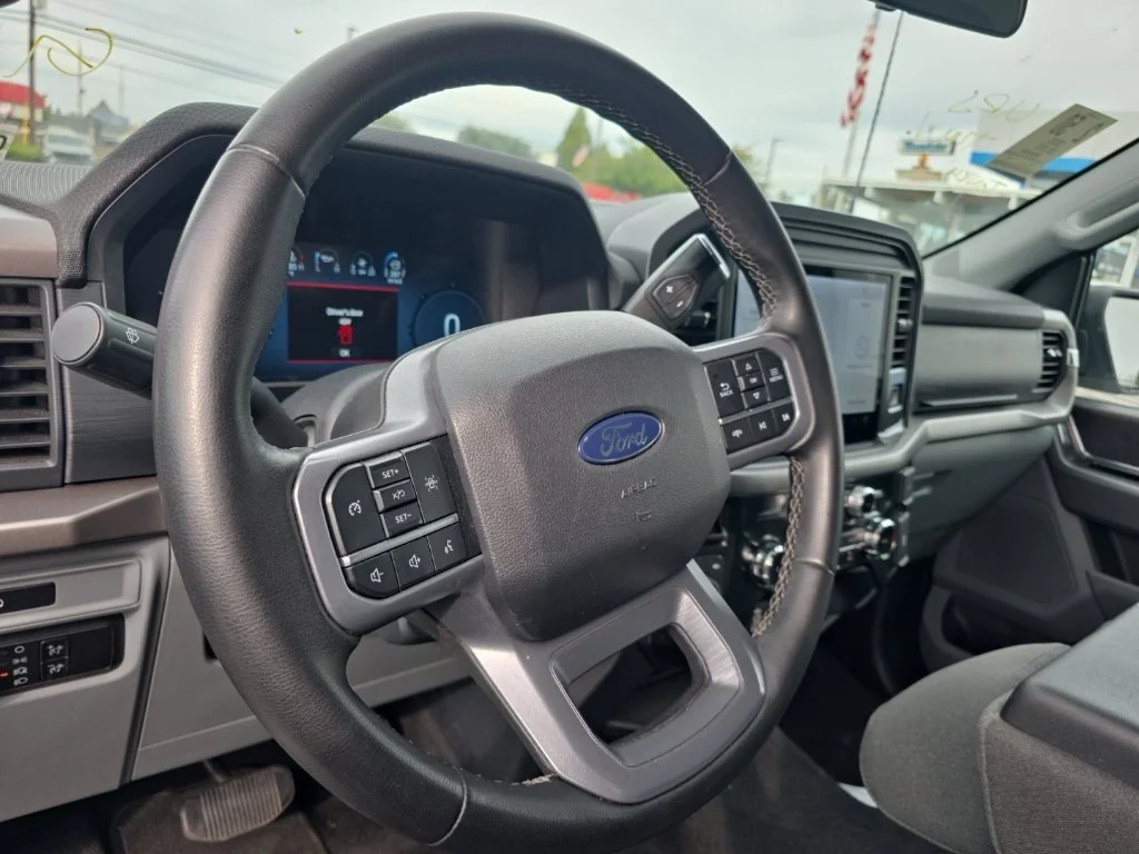Used 2025  Ford XLT image 10