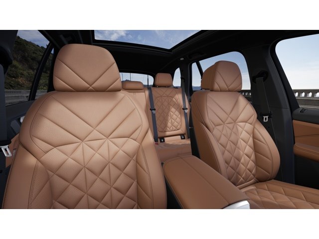 New 2026 Mineral White Metallic BMW xDrive40i image 11
