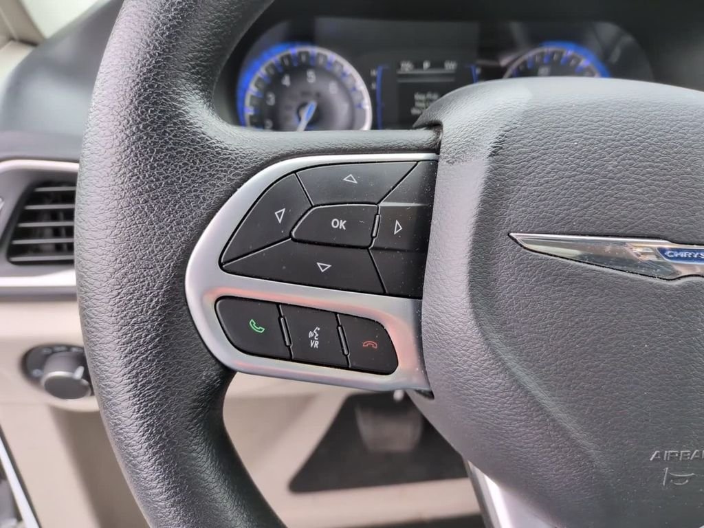 Used 2021 White Chrysler LXI image 19
