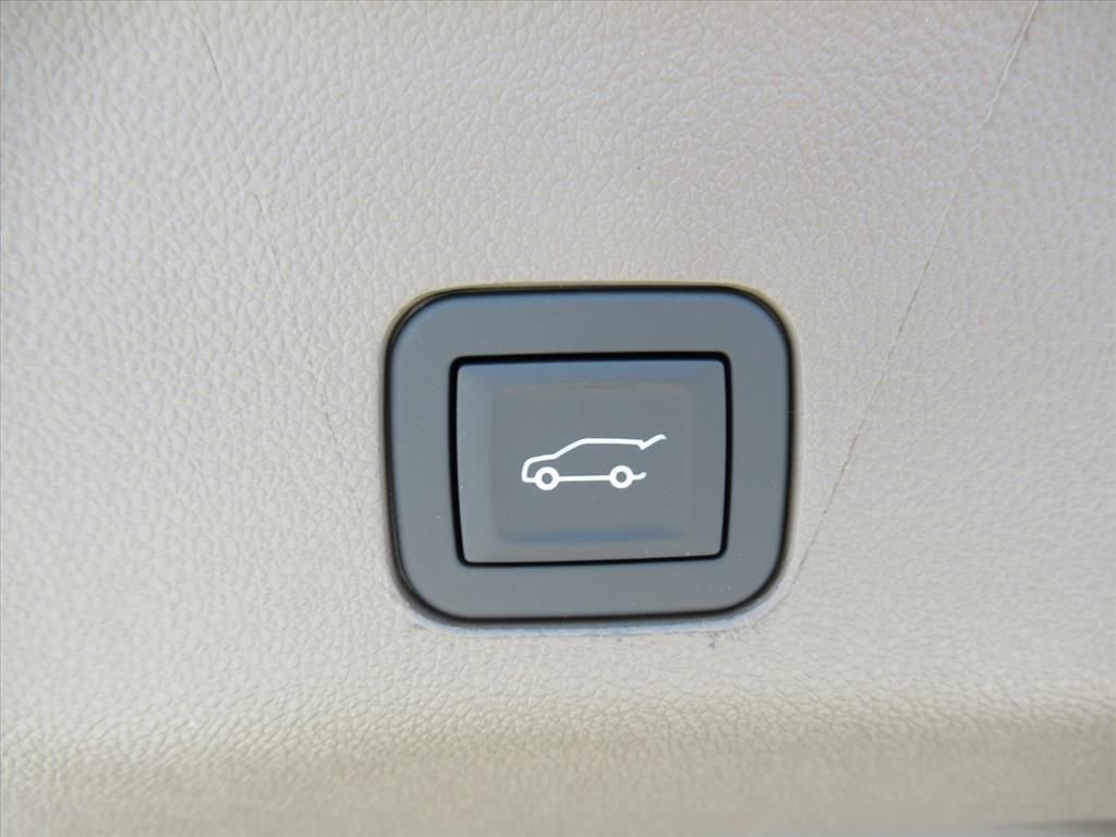 2026 GMC Yukon Denali - Photo 36