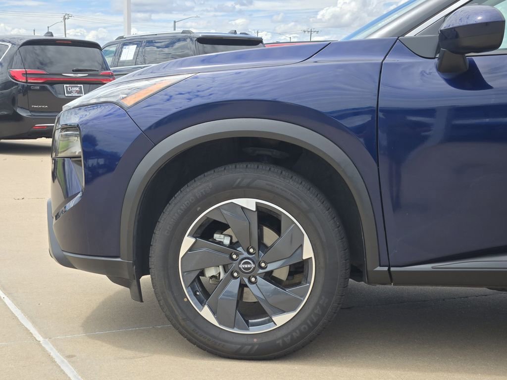 Used 2025 Blue Nissan SV image 28