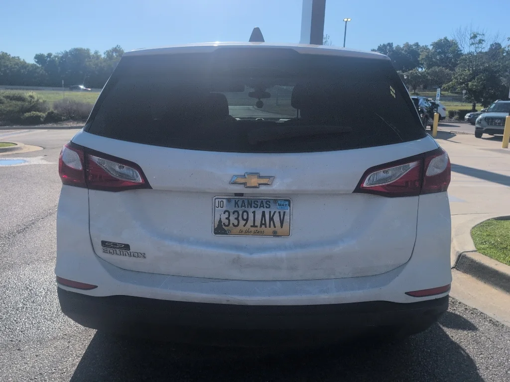 Used 2020 Summit White Chevrolet LS image 5