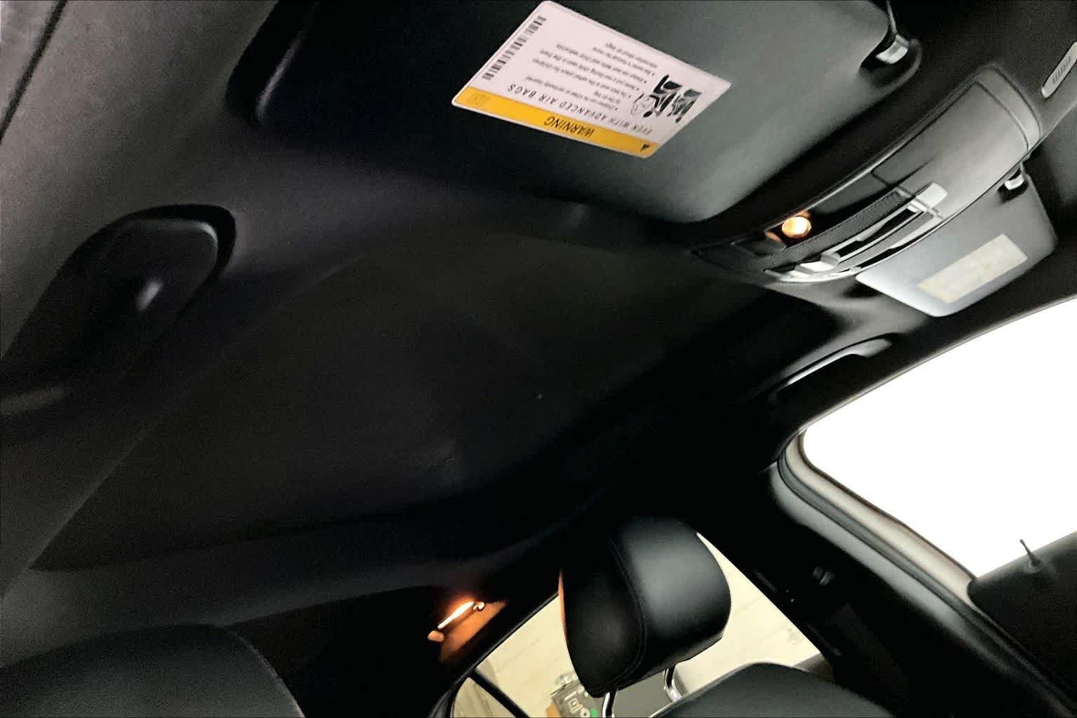 Used 2017 Cirrus White Mercedes-Benz GLA 250 image 14