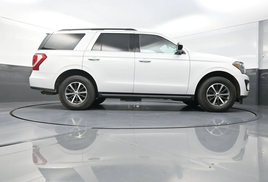 Used 2020 White Ford XL image 30