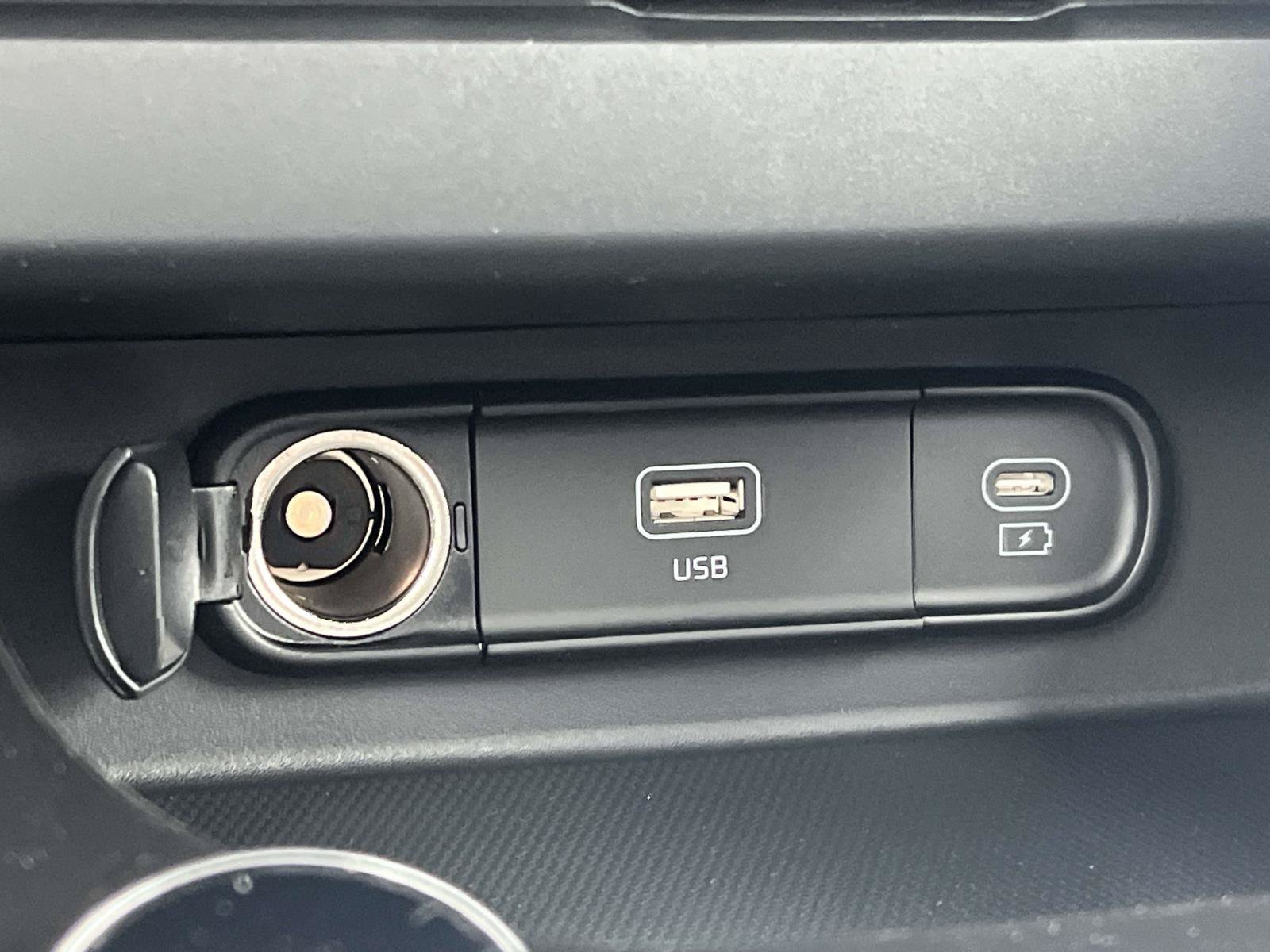 New 2026 Snow White Pearl Kia EX image 31