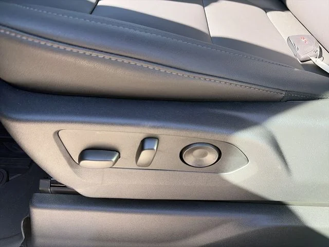 New 2026 White GMC Elevation image 16