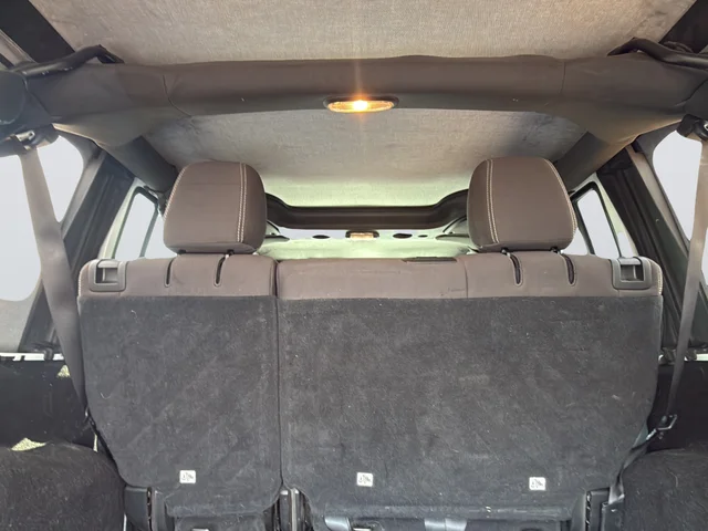 Used 2017 White Jeep Unlimited Sahara image 31