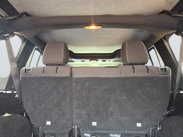 Used 2017 White Jeep Unlimited Sahara image 31