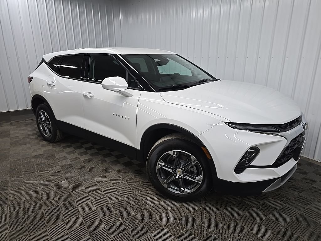 Used 2023 Summit White Chevrolet LT image 7