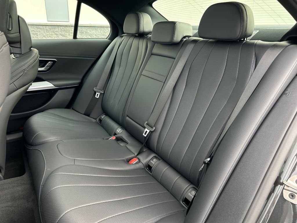 New 2026 Graphite Grey Metallic Mercedes-Benz E 450 image 25
