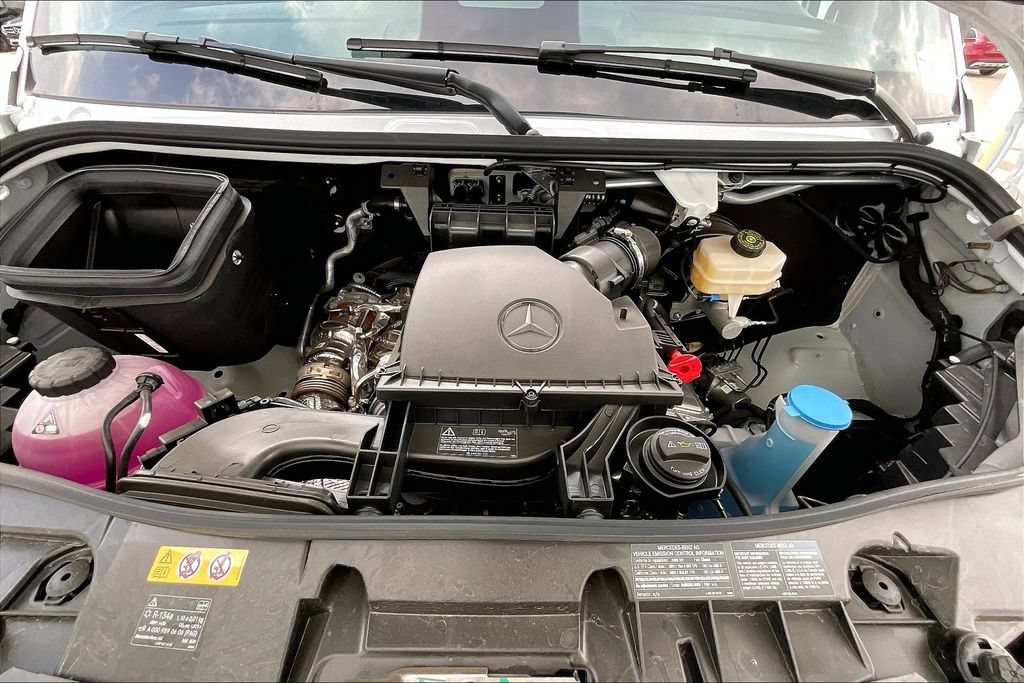 New 2025 Arctic White Mercedes-Benz  image 33
