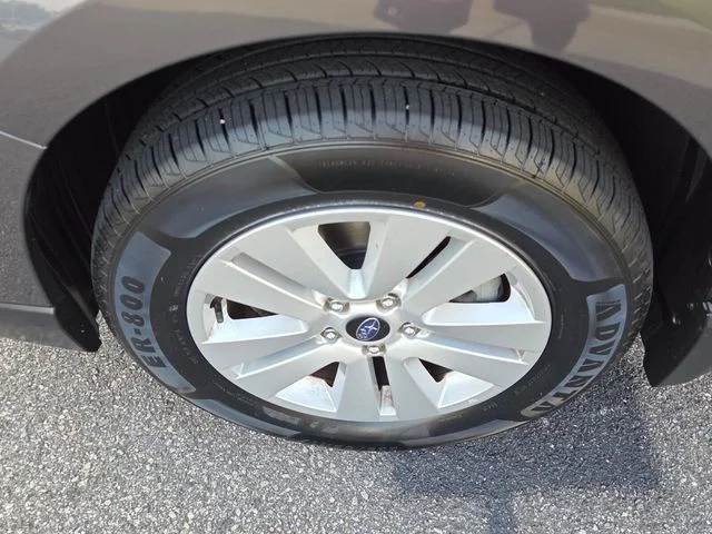 Used 2019 Gray Subaru 2.5i Premium image 5