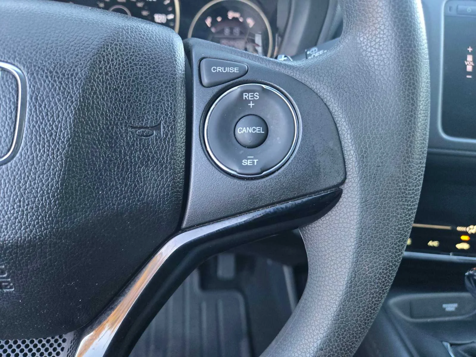 Used 2018  Honda EX image 22