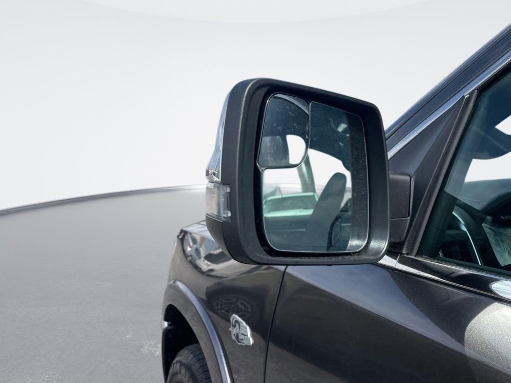 New 2026 Granite Crystal Metallic Clear-Coat Exterior Paint RAM Laramie image 13
