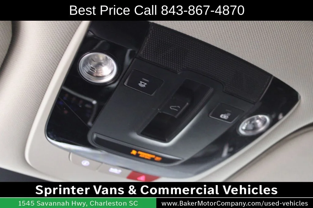Used 2023 White Pearl Kia S image 33