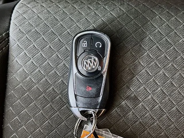 Used 2019 Silver Buick Preferred image 12
