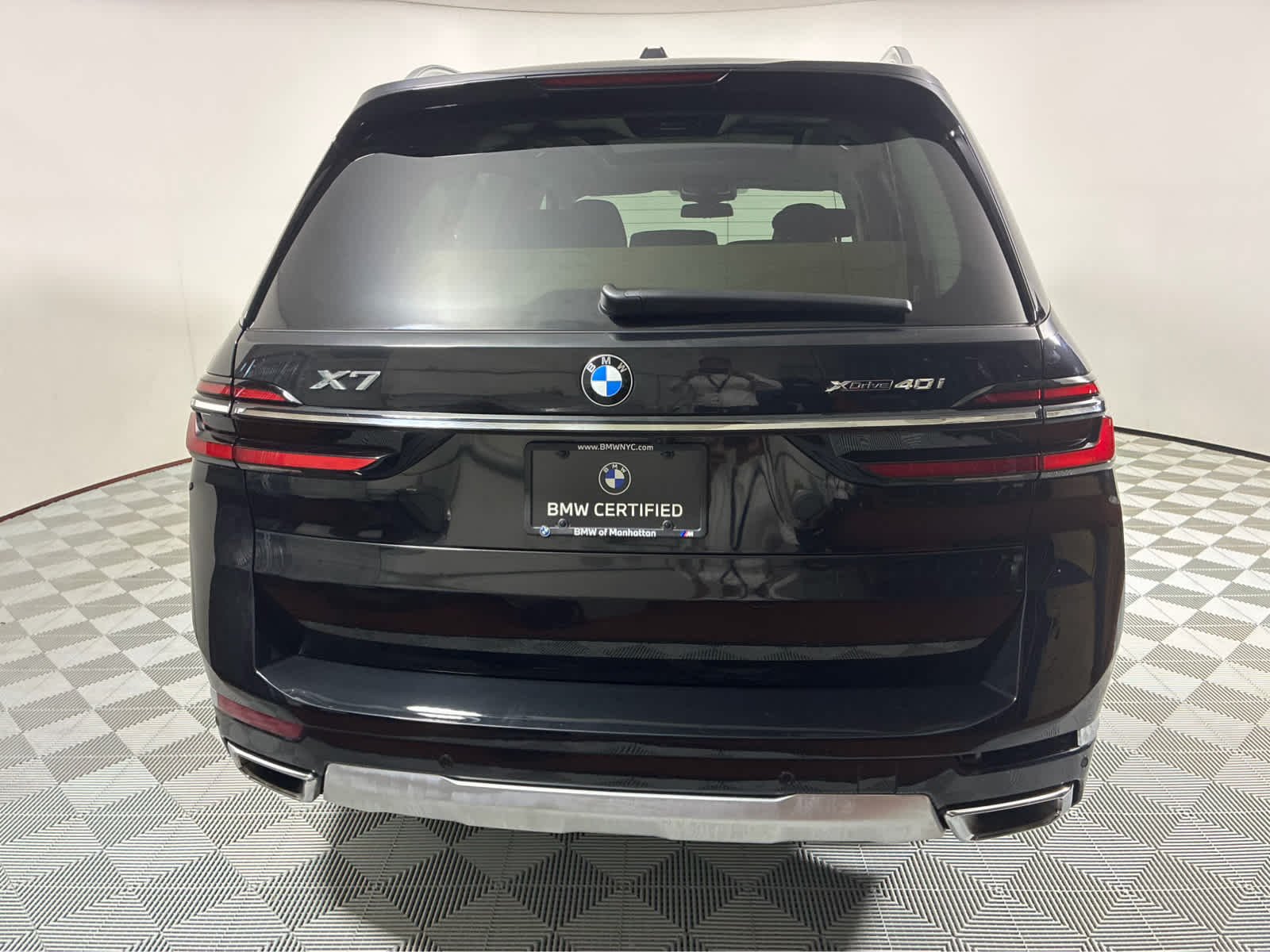 Certified Used 2024 Black Sapphire Metallic BMW xDrive40i image 3