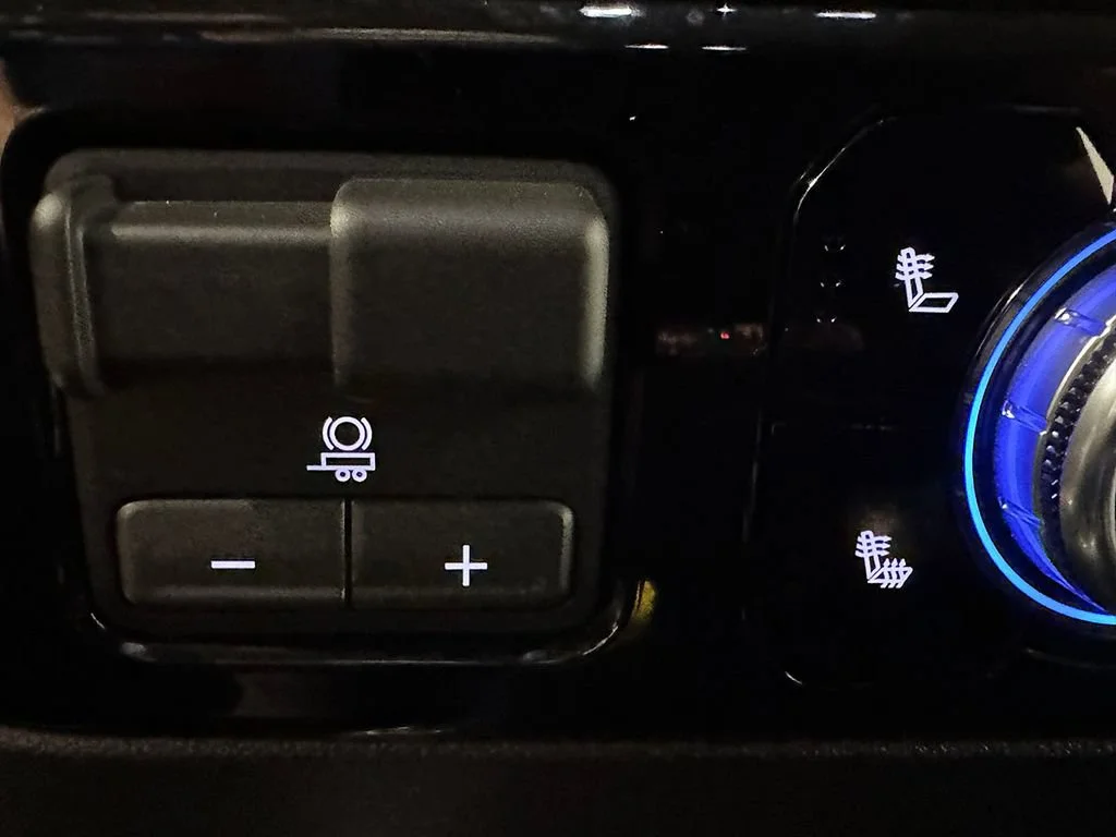 Used 2026 Summit White GMC Elevation image 32