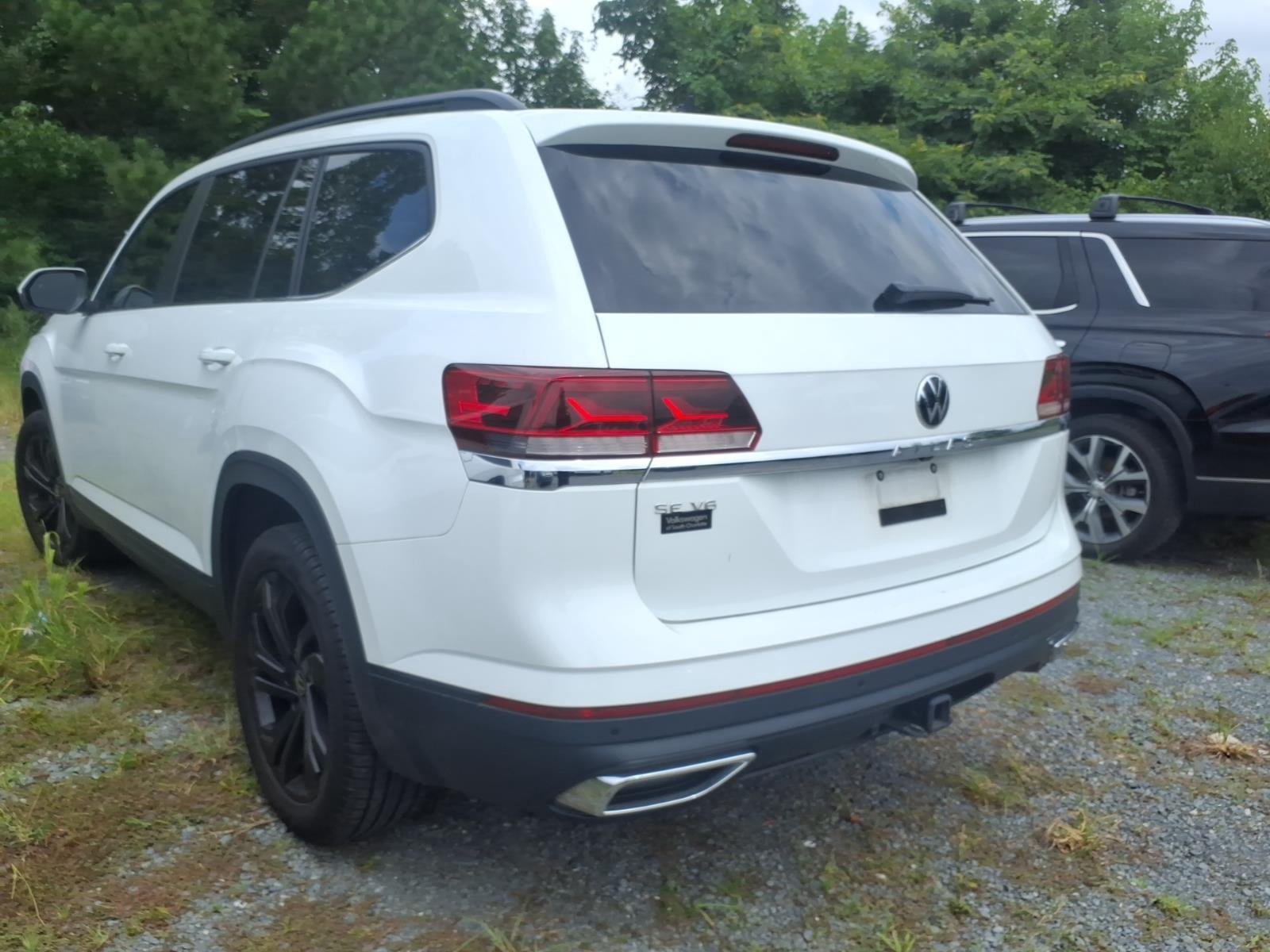 Used 2023 Pure White Volkswagen 3.6L V6 SE w/Technology image 12