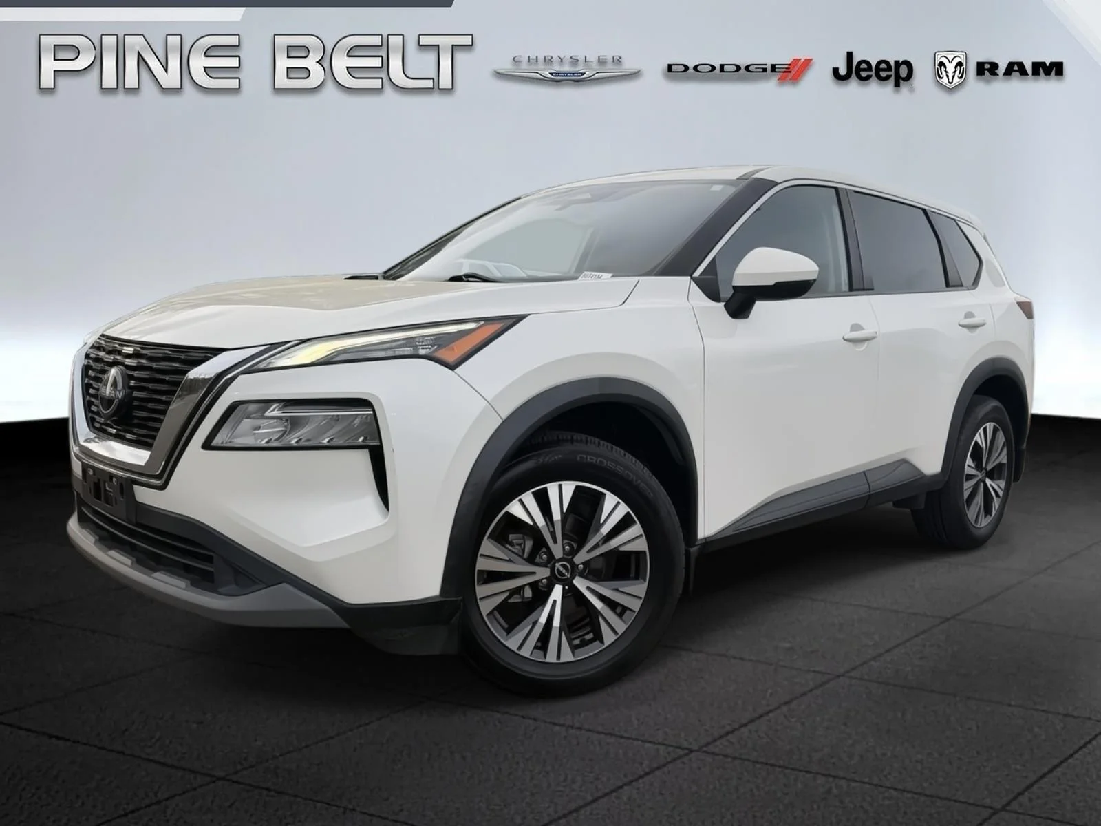 2022 Nissan Rogue SV FWD's photo