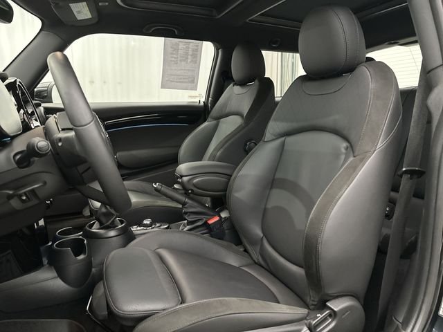 Used 2024 Black MINI  image 17