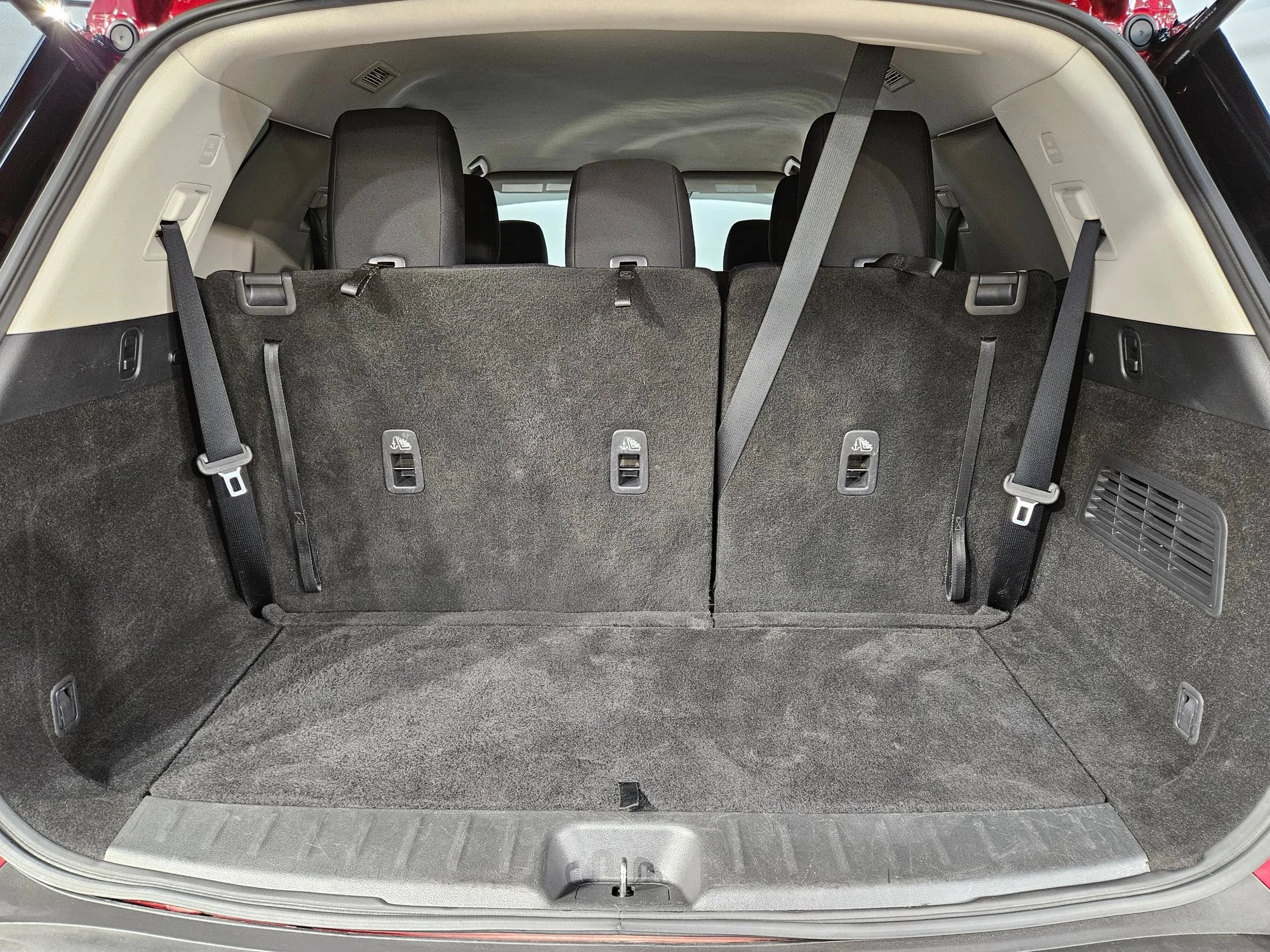 Used 2023 Scarlet Ember Tintcoat Nissan SV image 18