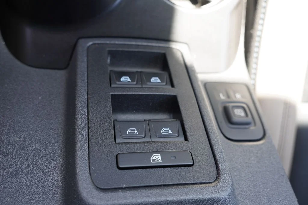 Used 2024 Oxford White Ford Wildtrak image 30