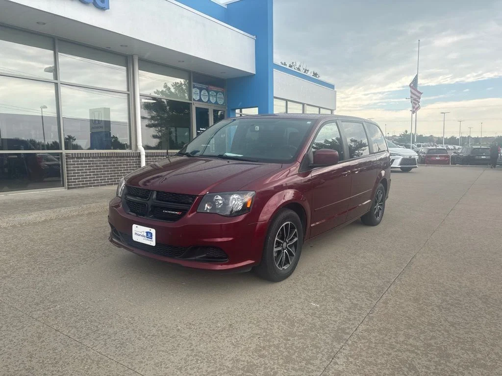 Used 2017 Red Dodge SE Plus image 1