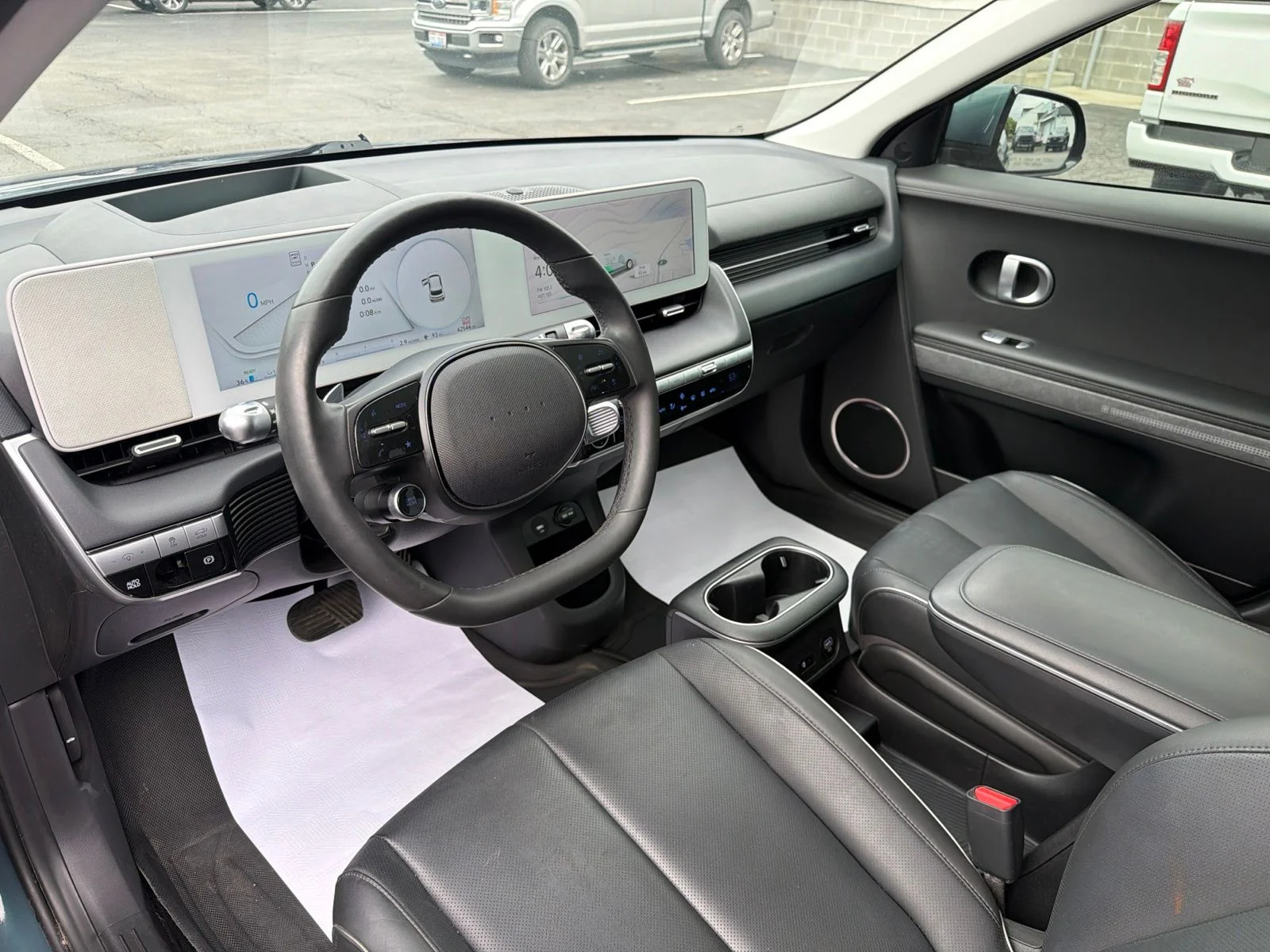 Used 2023 Green Hyundai Limited image 17