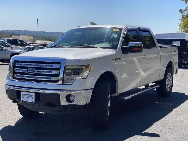 Used 2013 White Ford Lariat image 30