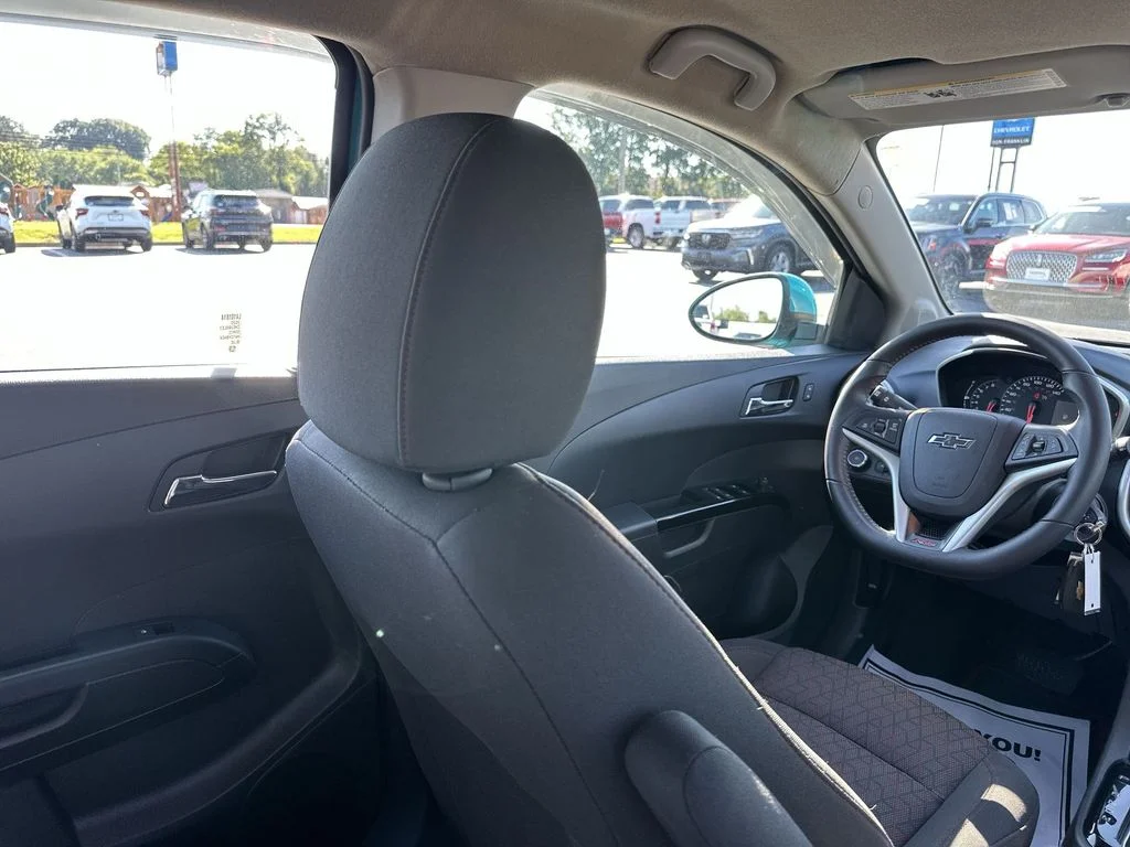 Used 2020 Blue Chevrolet LT image 15