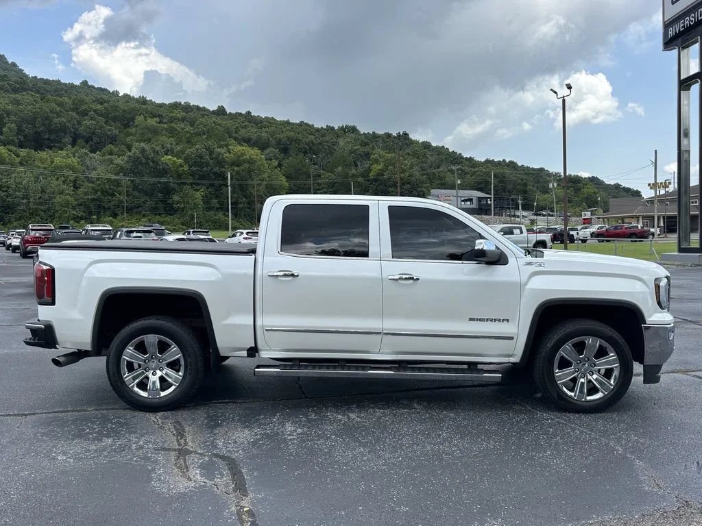 Used 2017 WHITE FROST TRICOAT GMC SLT image 6