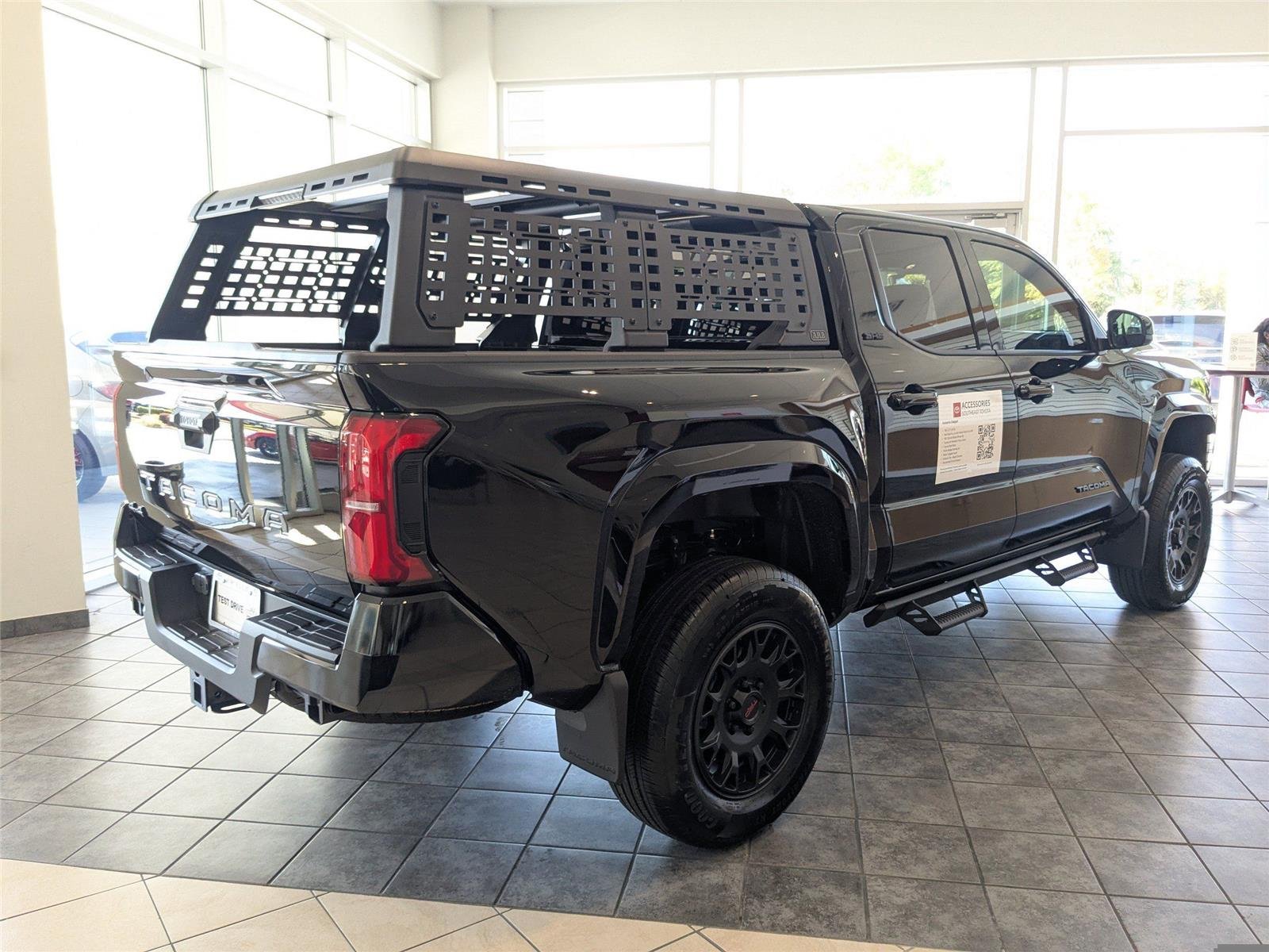 2025 Toyota Tacoma SR5 - Photo 21