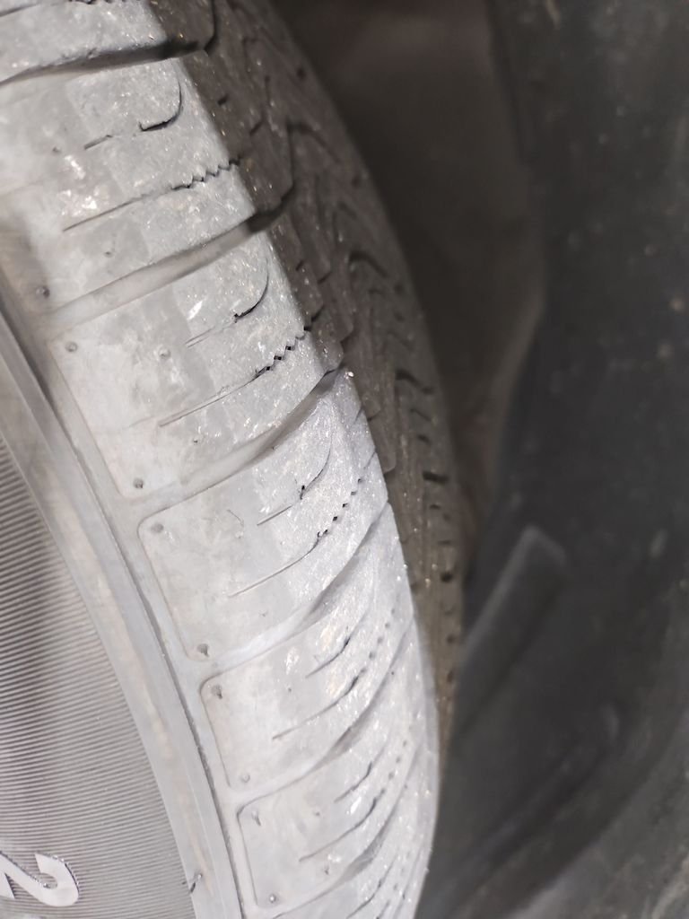 Used 2016 Gray Toyota LE image 27