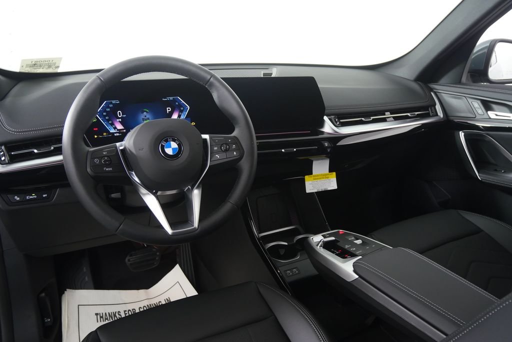 New 2026 Cape York Green Metallic BMW xDrive28i image 16