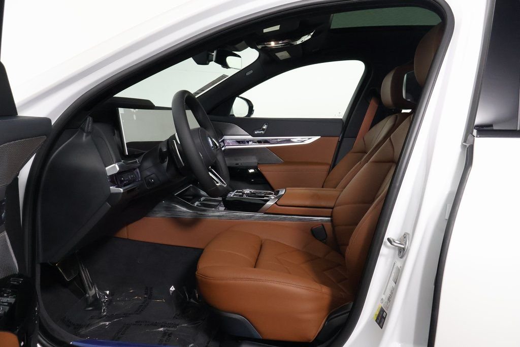 2026 BMW 7 Series 750e - Photo 6
