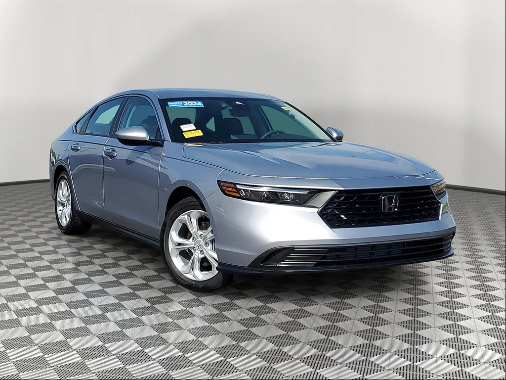 Certified Used 2024 Solar Silver Metallic Honda LX image 29