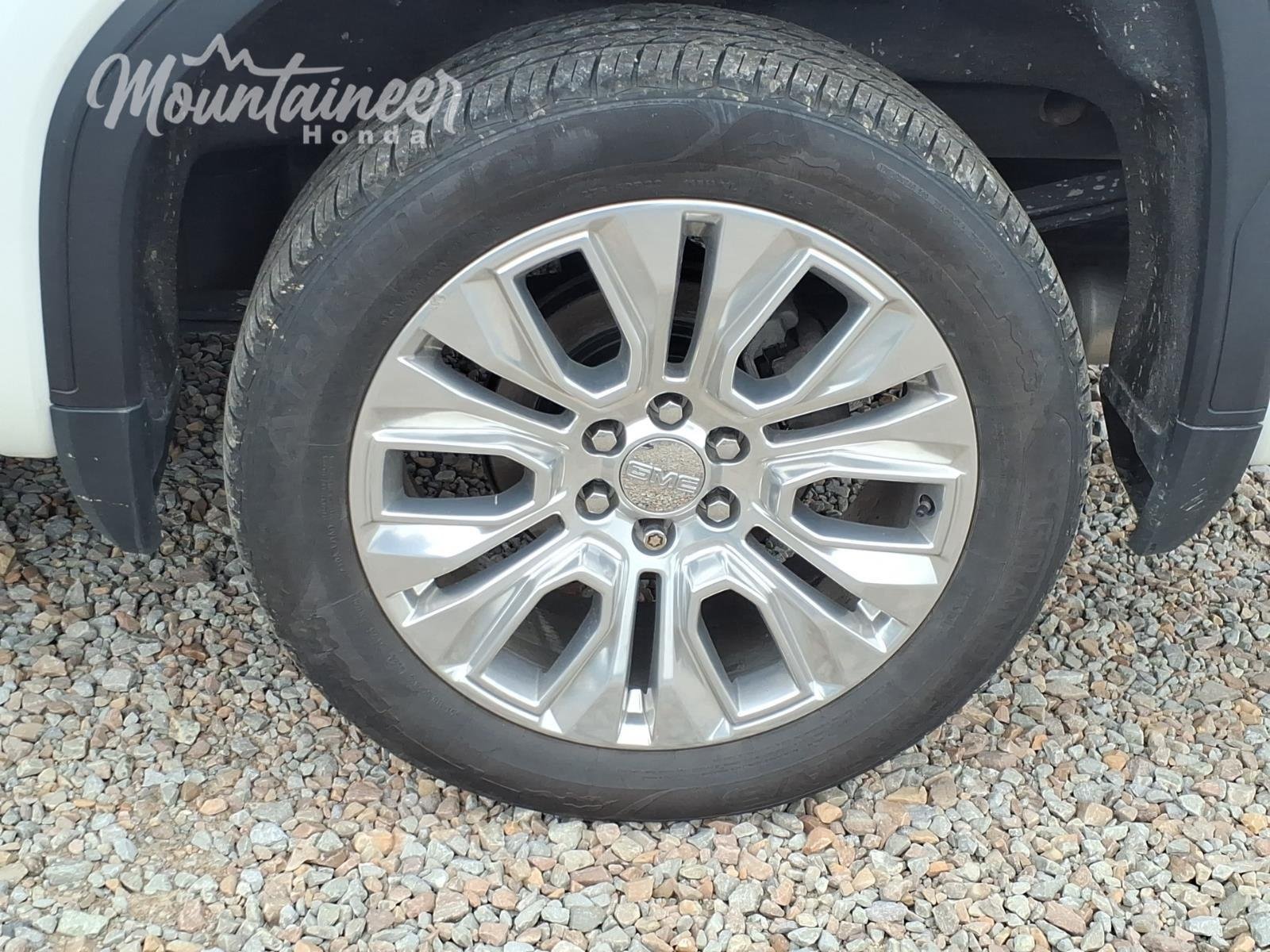 Used 2020 White Frost Tricoat GMC Denali image 11