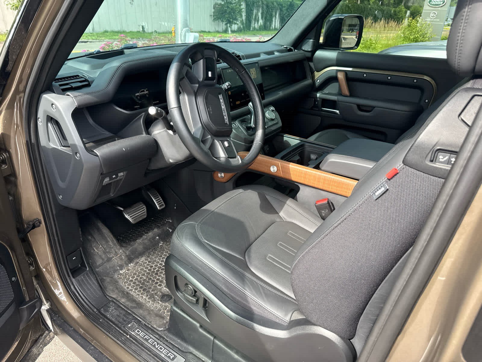 Certified Used 2023 Gondwana Stone Metallic Land Rover X image 11