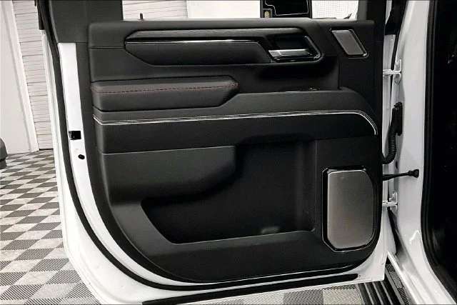 Used 2025 Summit White GMC AT4X image 23