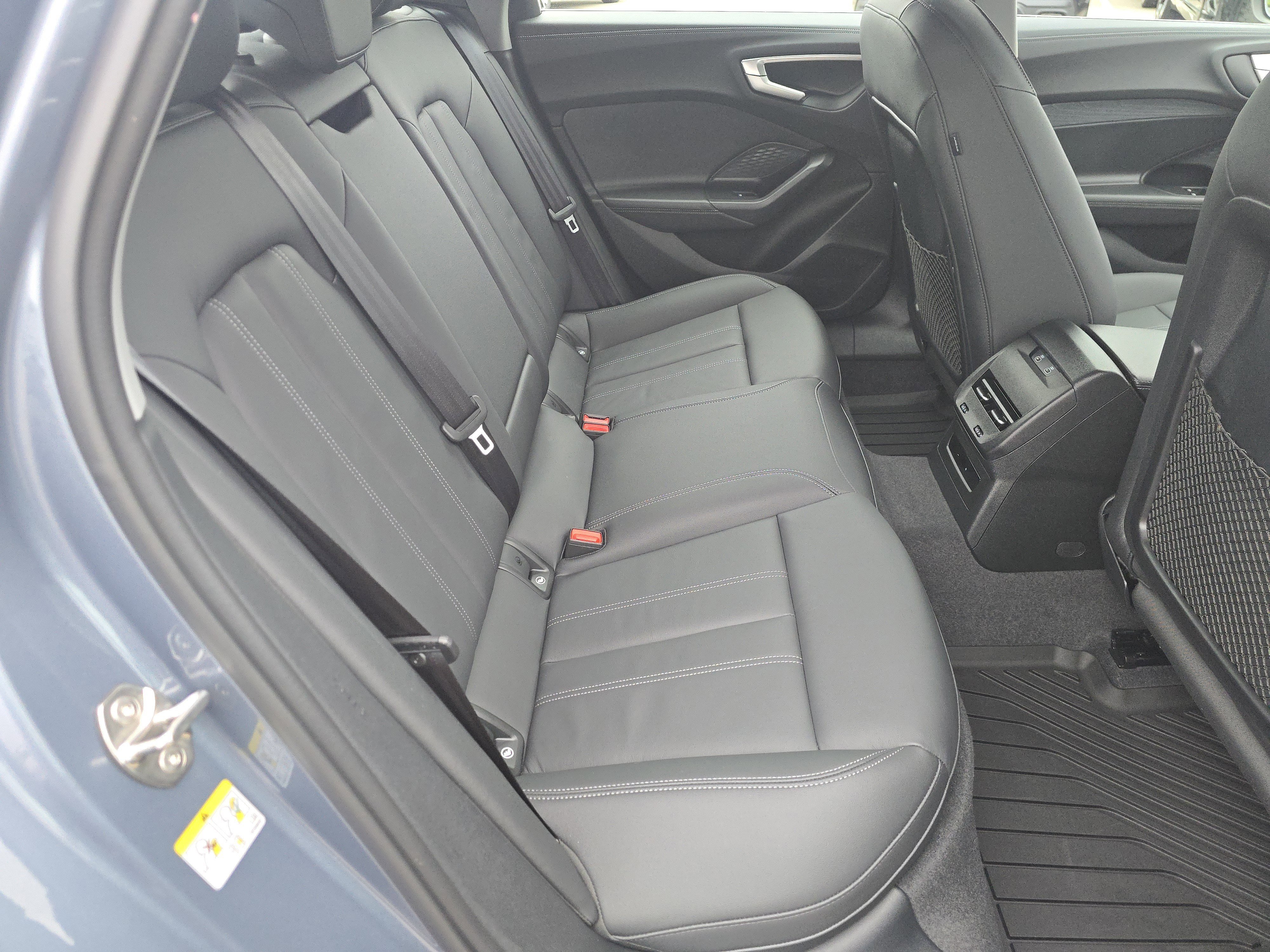 Used 2025 Horizon Blue Metallic Audi Premium image 18