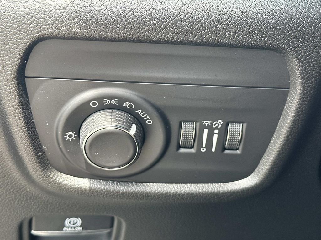 Used 2023 Gray Jeep Altitude X image 29
